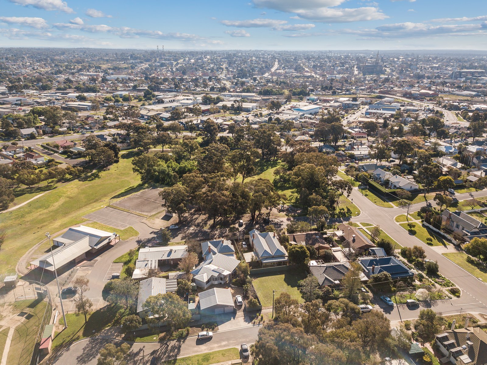 26 Graham Street QUARRY HILL 4