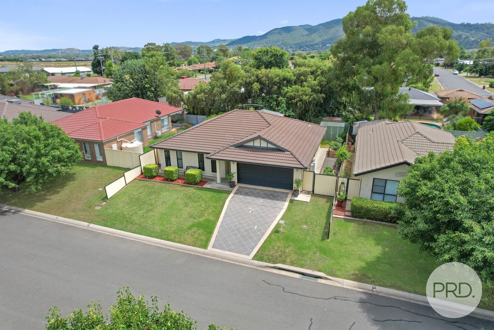 26 Gungurru Close TAMWORTH 2