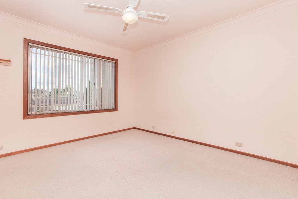 26 Holford Crescent THORNTON 11