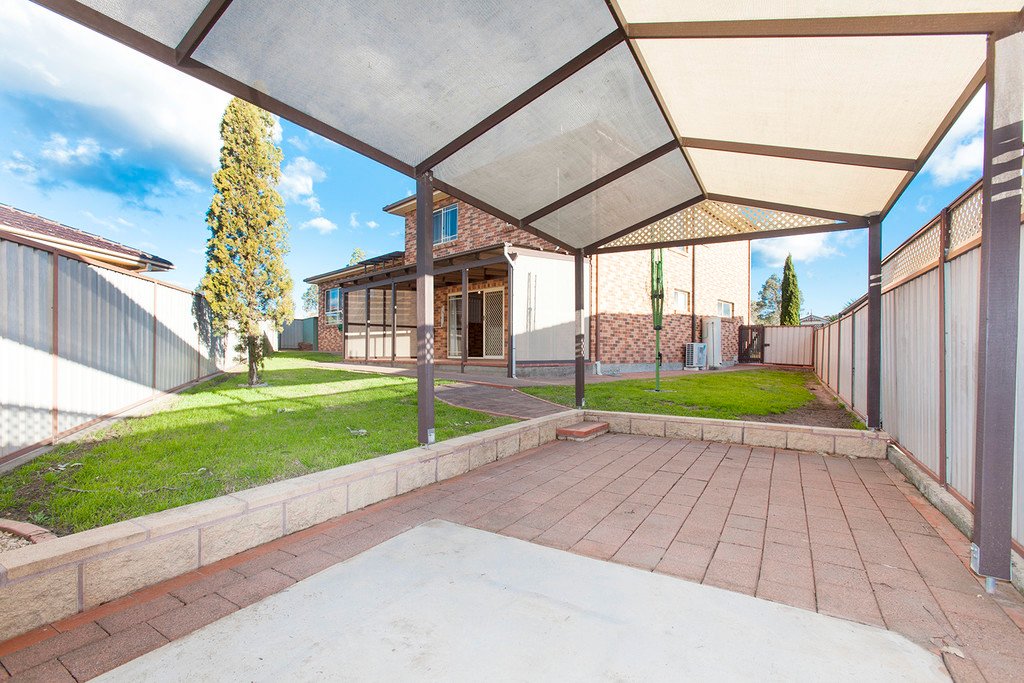26 Holford Crescent THORNTON 19