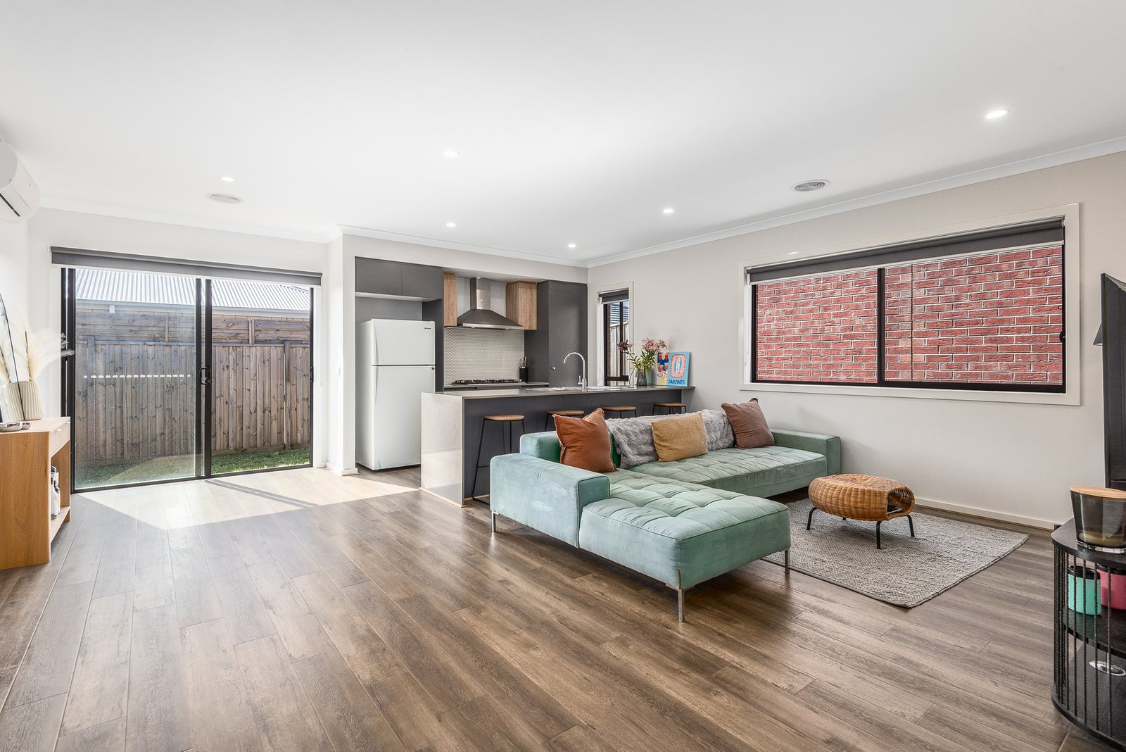 Gallery: 26 Holley Crescent
