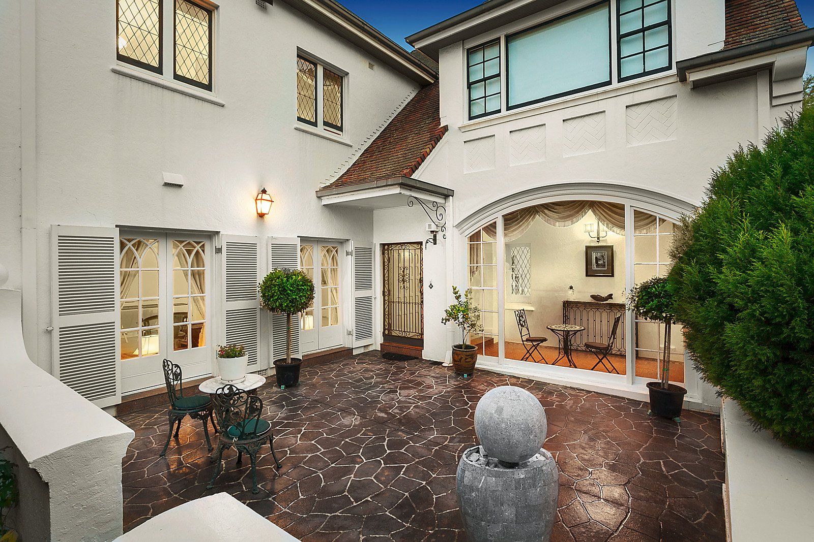 Real Estate and Property in 26 Hopetoun Road, Toorak, VIC