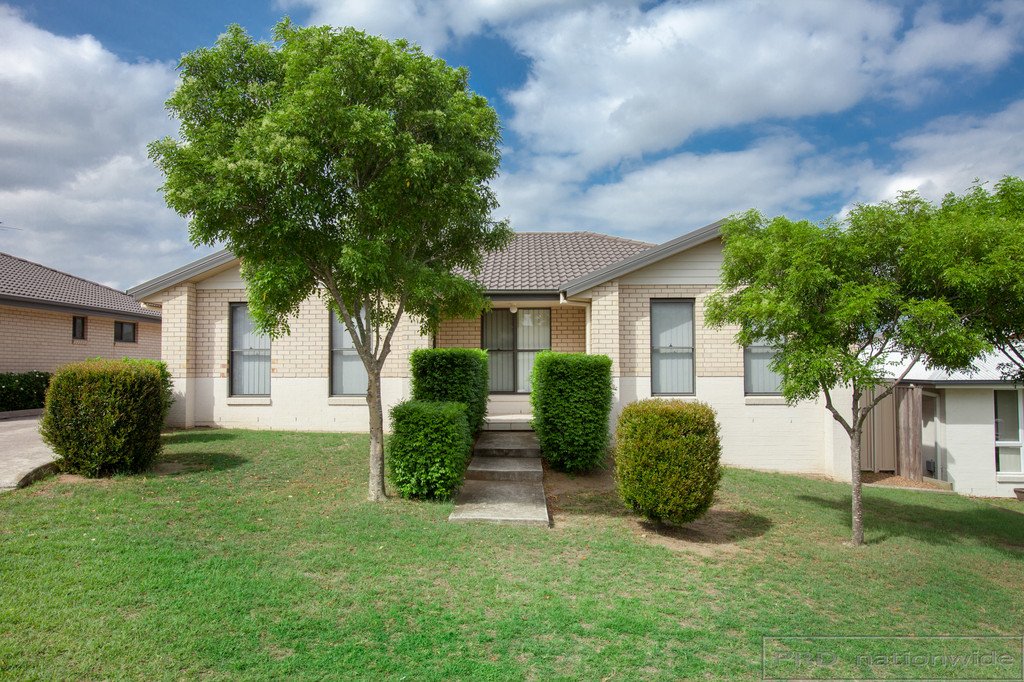 2/6 Howe Place RAWORTH 1