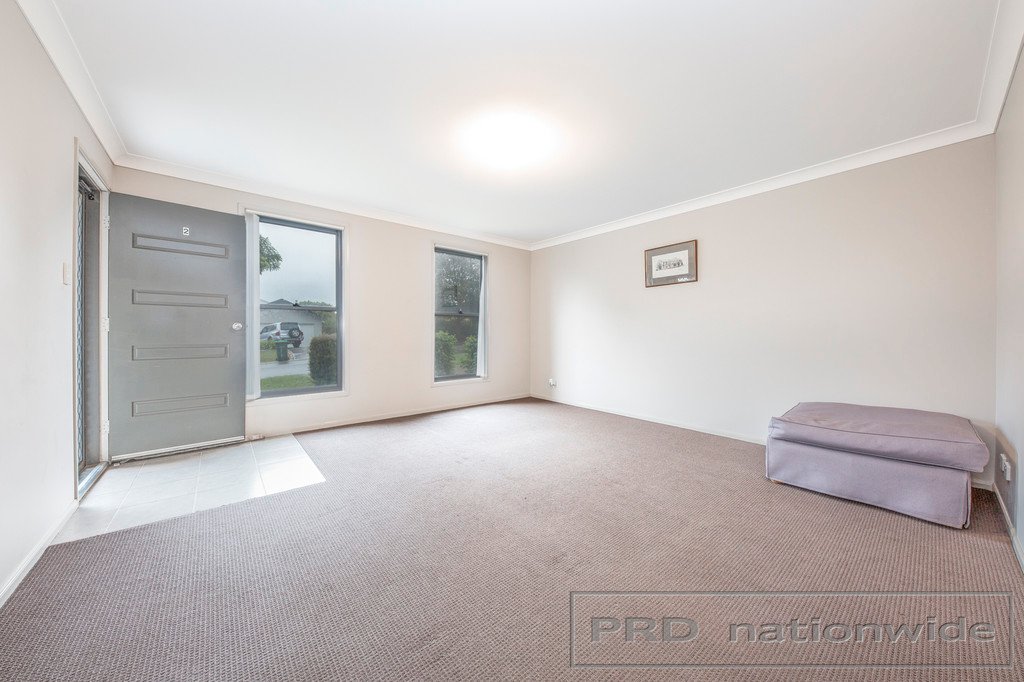 2/6 Howe Place RAWORTH 2