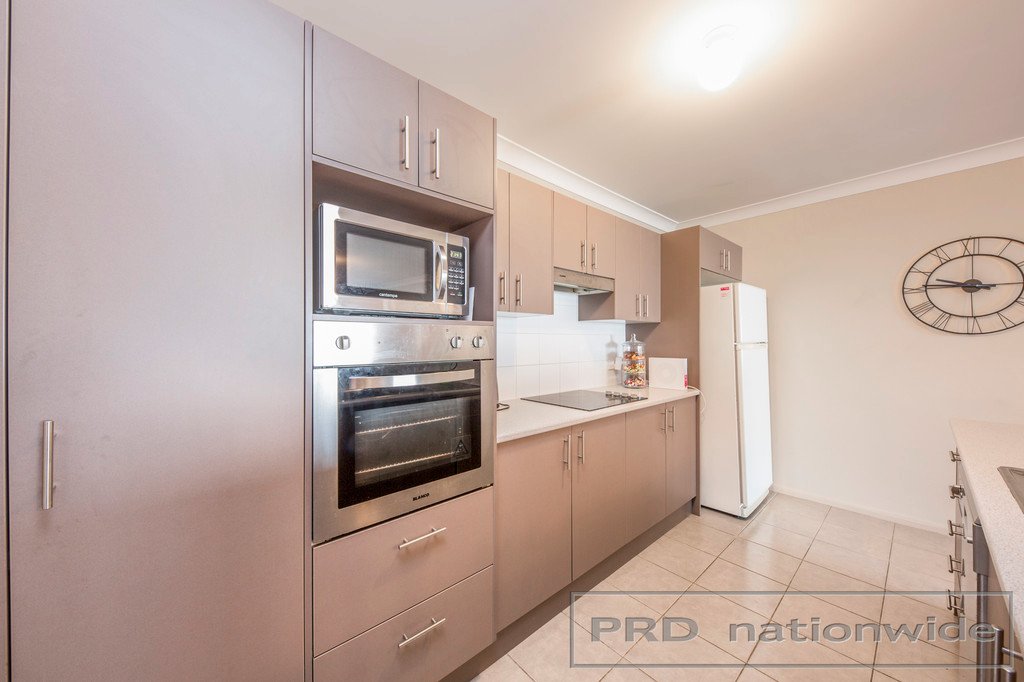 2/6 Howe Place RAWORTH 7