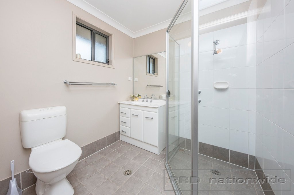 2/6 Howe Place RAWORTH 9