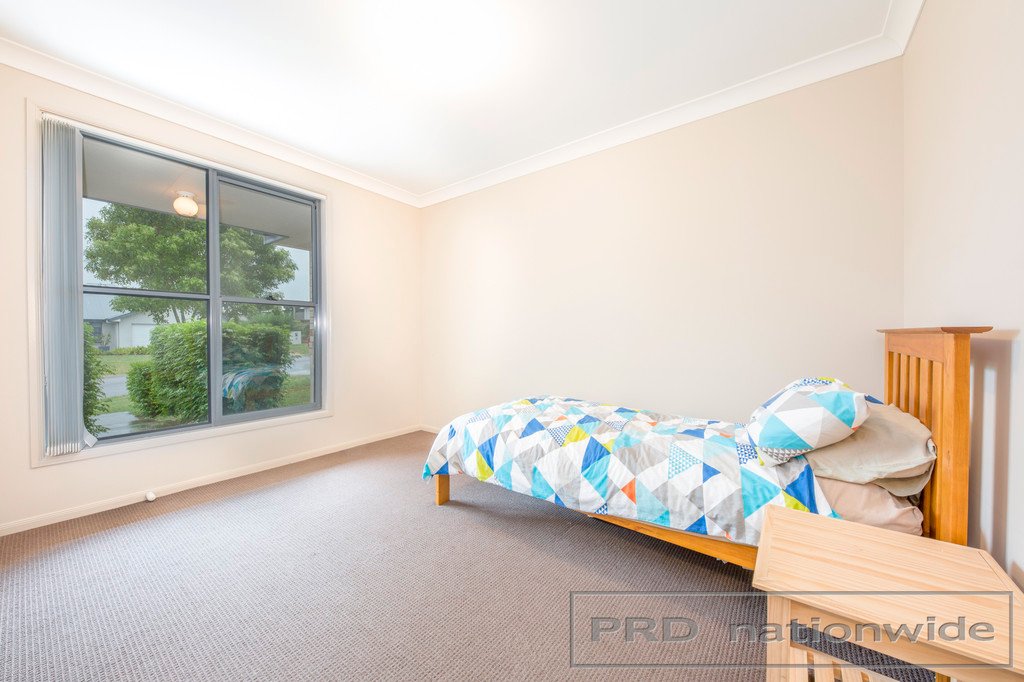 2/6 Howe Place RAWORTH 10