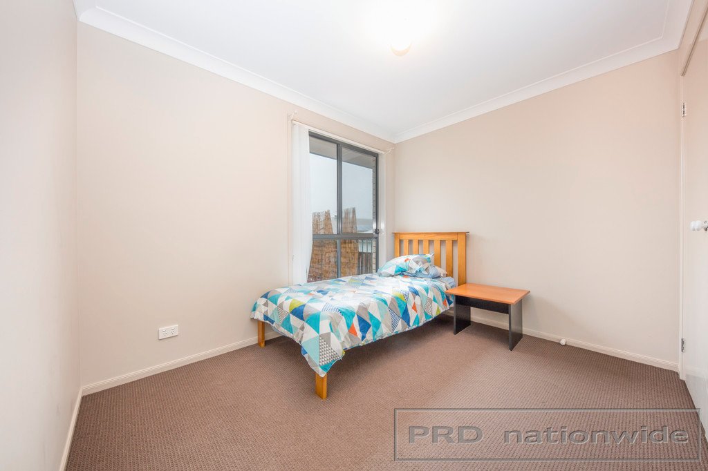 2/6 Howe Place RAWORTH 12