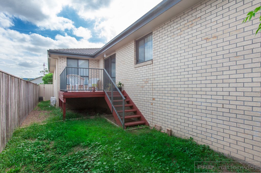 2/6 Howe Place RAWORTH 15