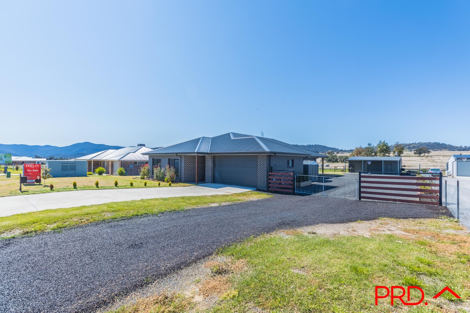 26 Jubata Drive TAMWORTH 28