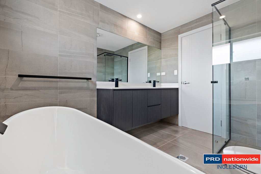 26 Kapyong Street BARDIA 8