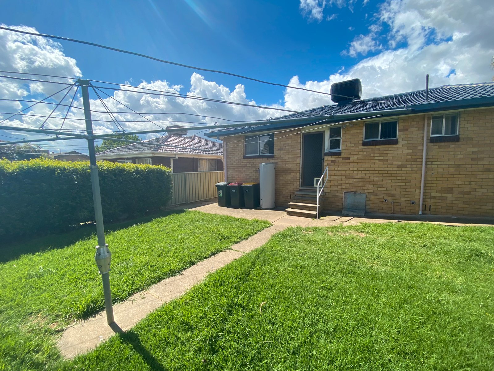 26 Kinarra Street TAMWORTH 9