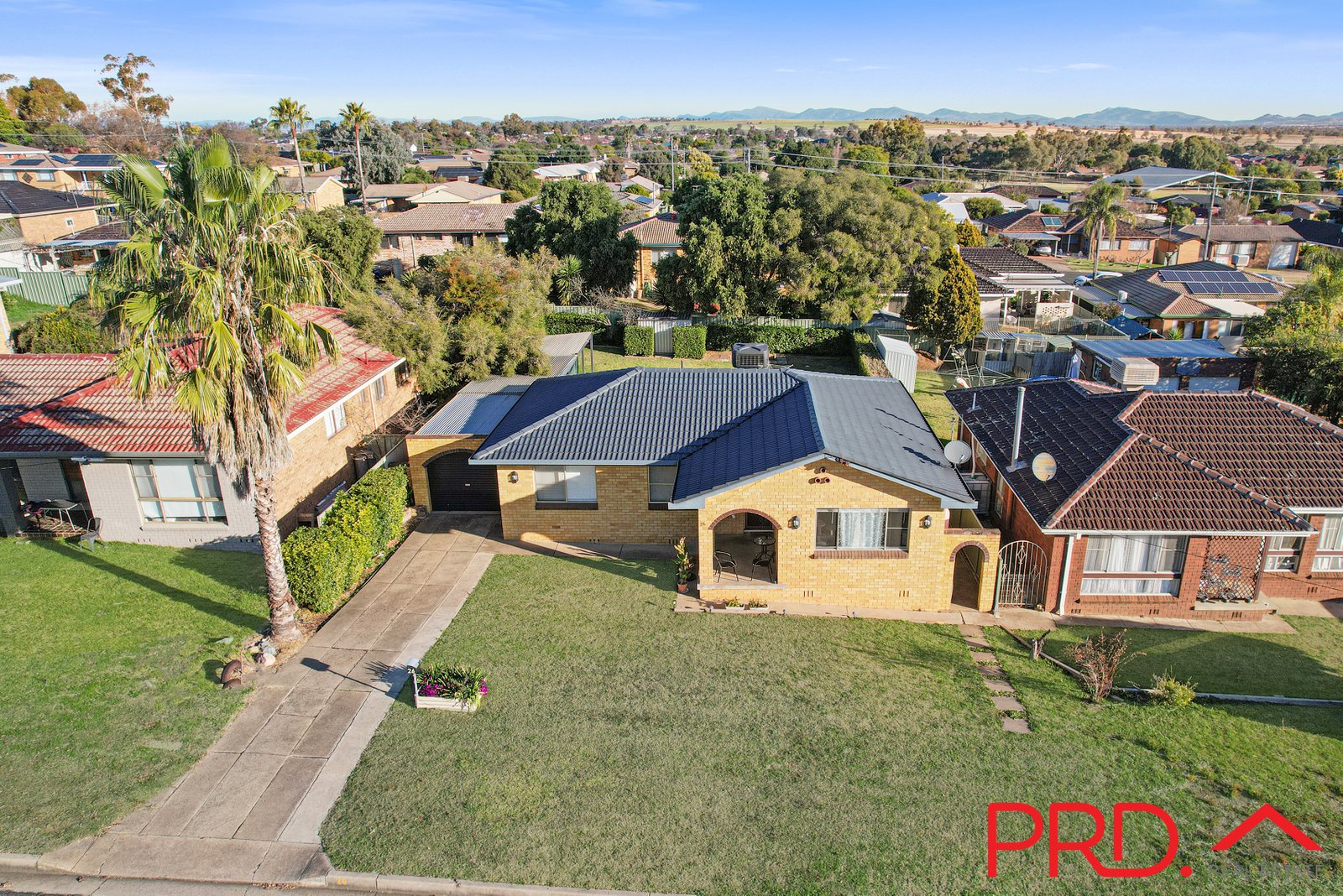 26 Kinarra Street TAMWORTH 2