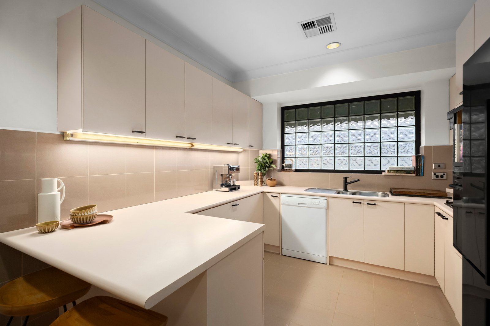 2/6 Lalbert Crescent, Prahran, 3181