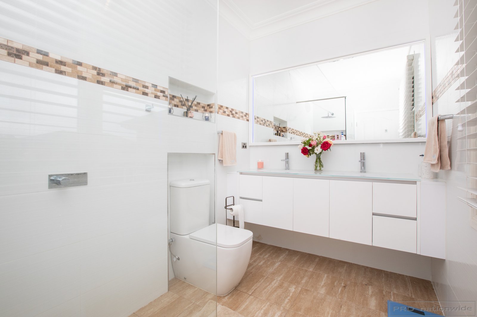 26 Laurie Drive RAWORTH 11