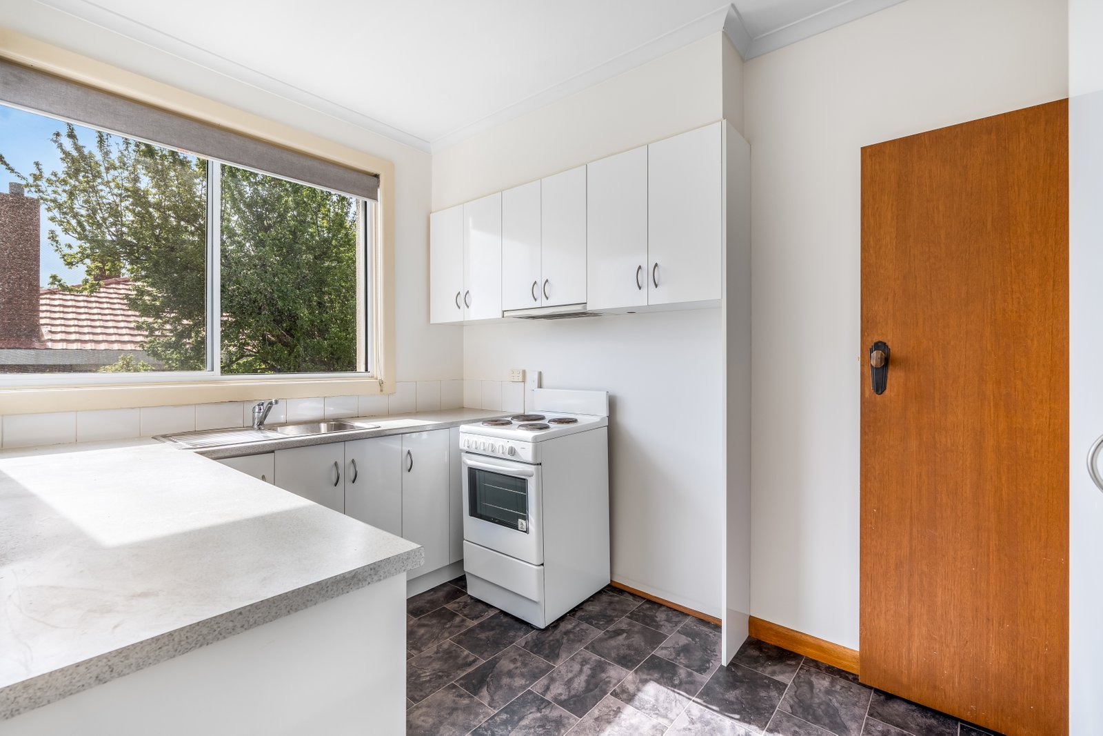 2/6 Lissadell Court NEW TOWN 10
