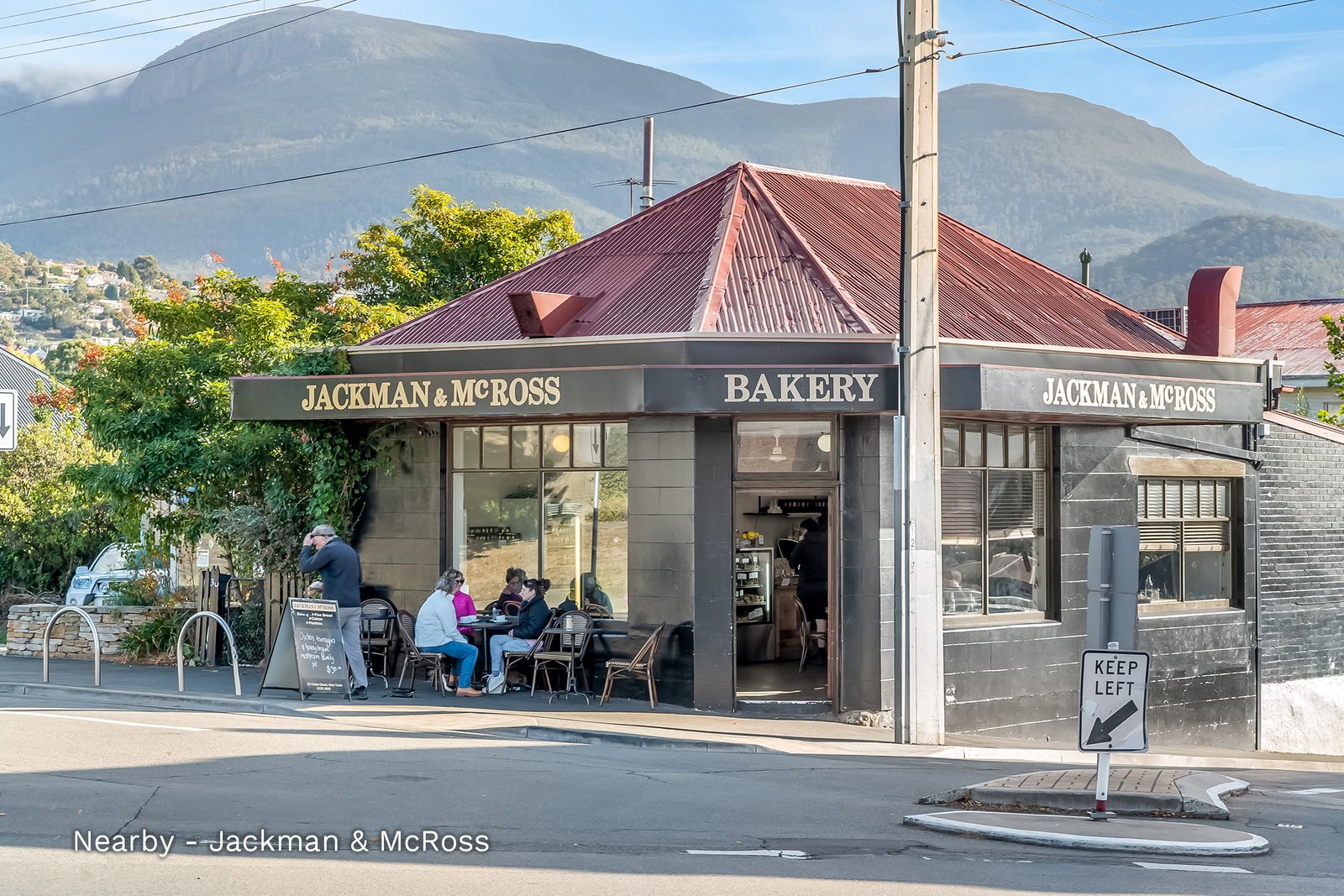 2/6 Lissadell Court NEW TOWN 17