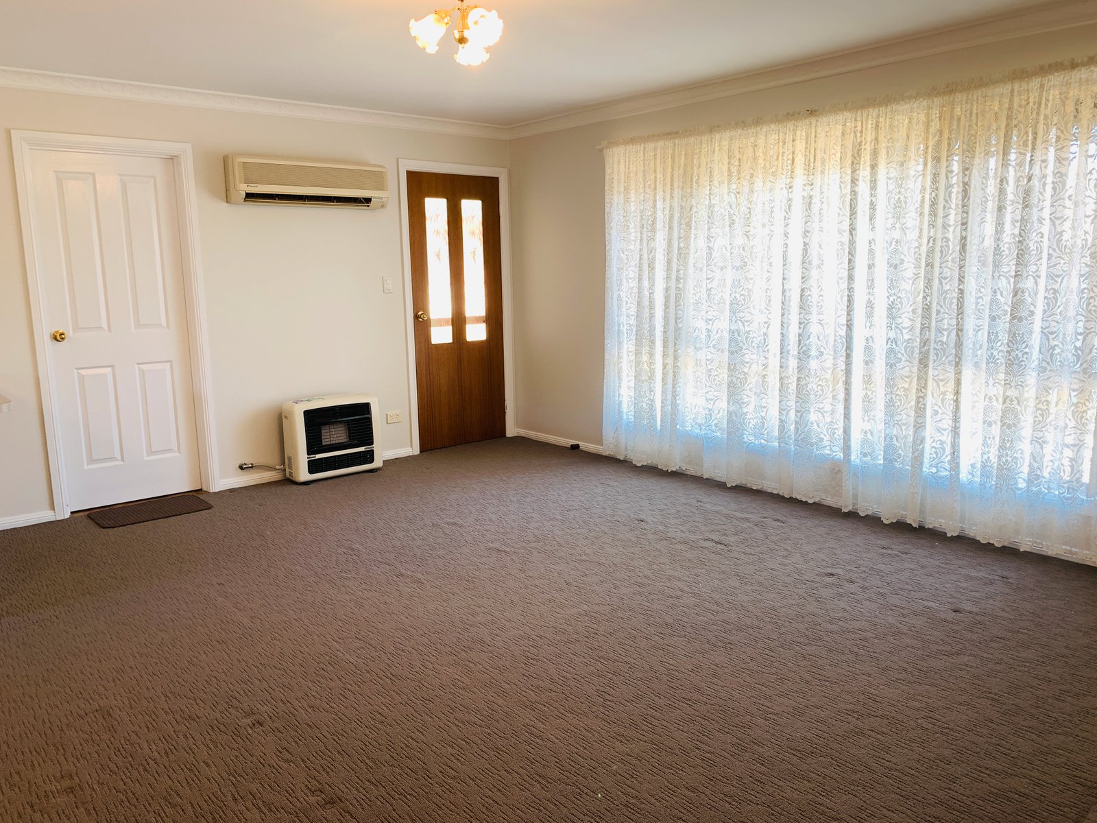 2/6 Mangaroo Avenue TUMUT 4