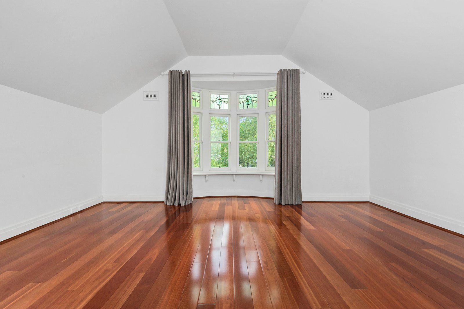 Real Estate and Property in 26 Mangarra Road, Canterbury, VIC