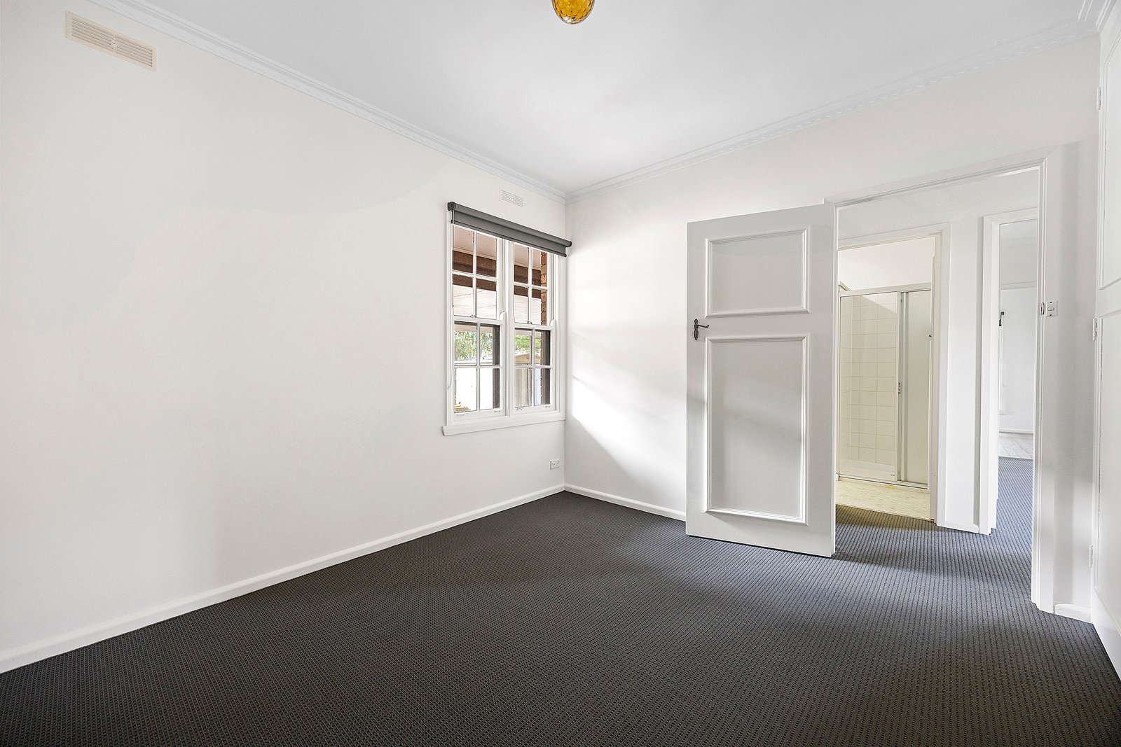 Gallery: 2/6 Maple St