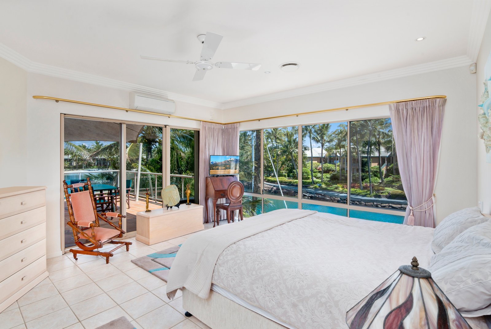 2/6 Mariners Drive East  TWEED HEADS 14