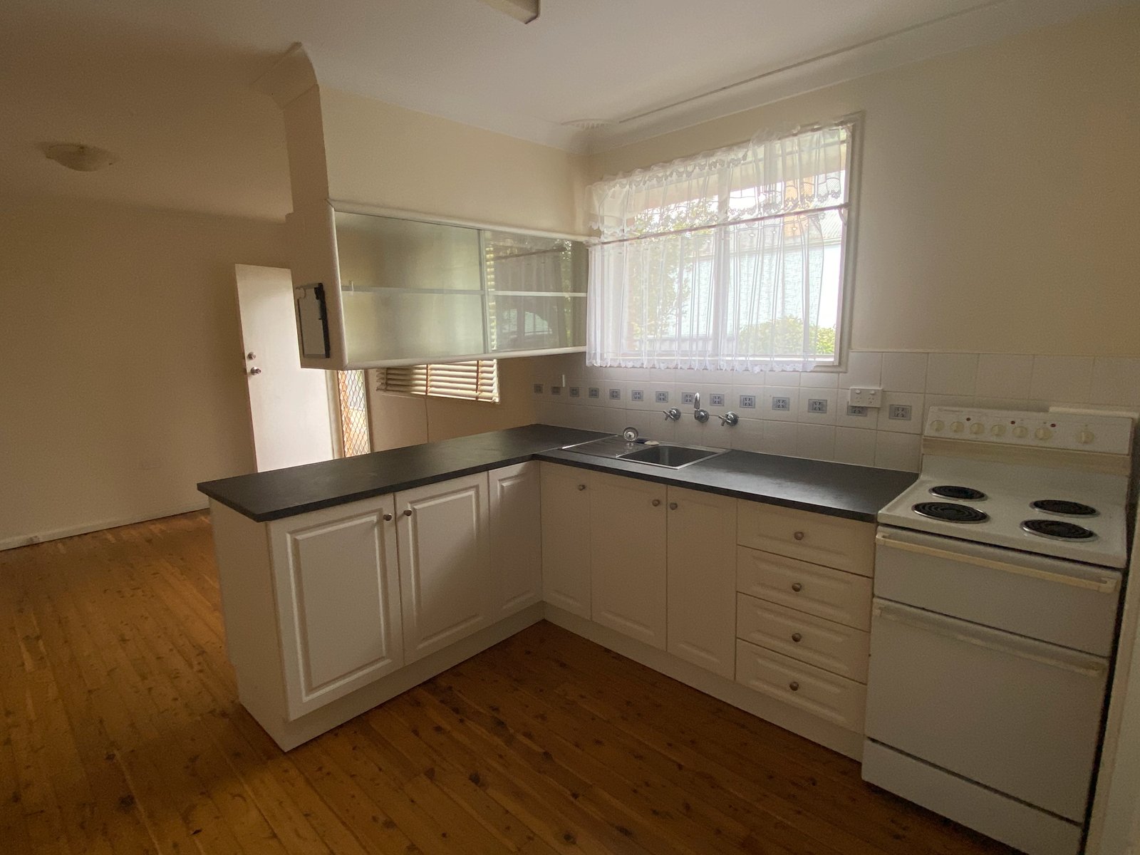 2/6 Martin Street TAMWORTH 2