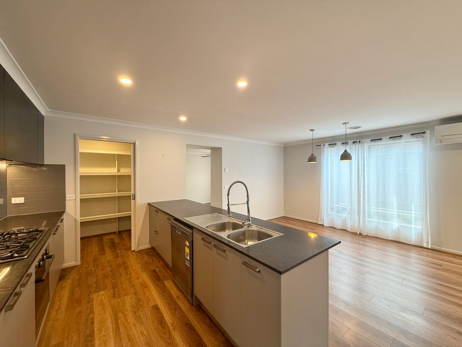 Gallery: 26 Meereen Street