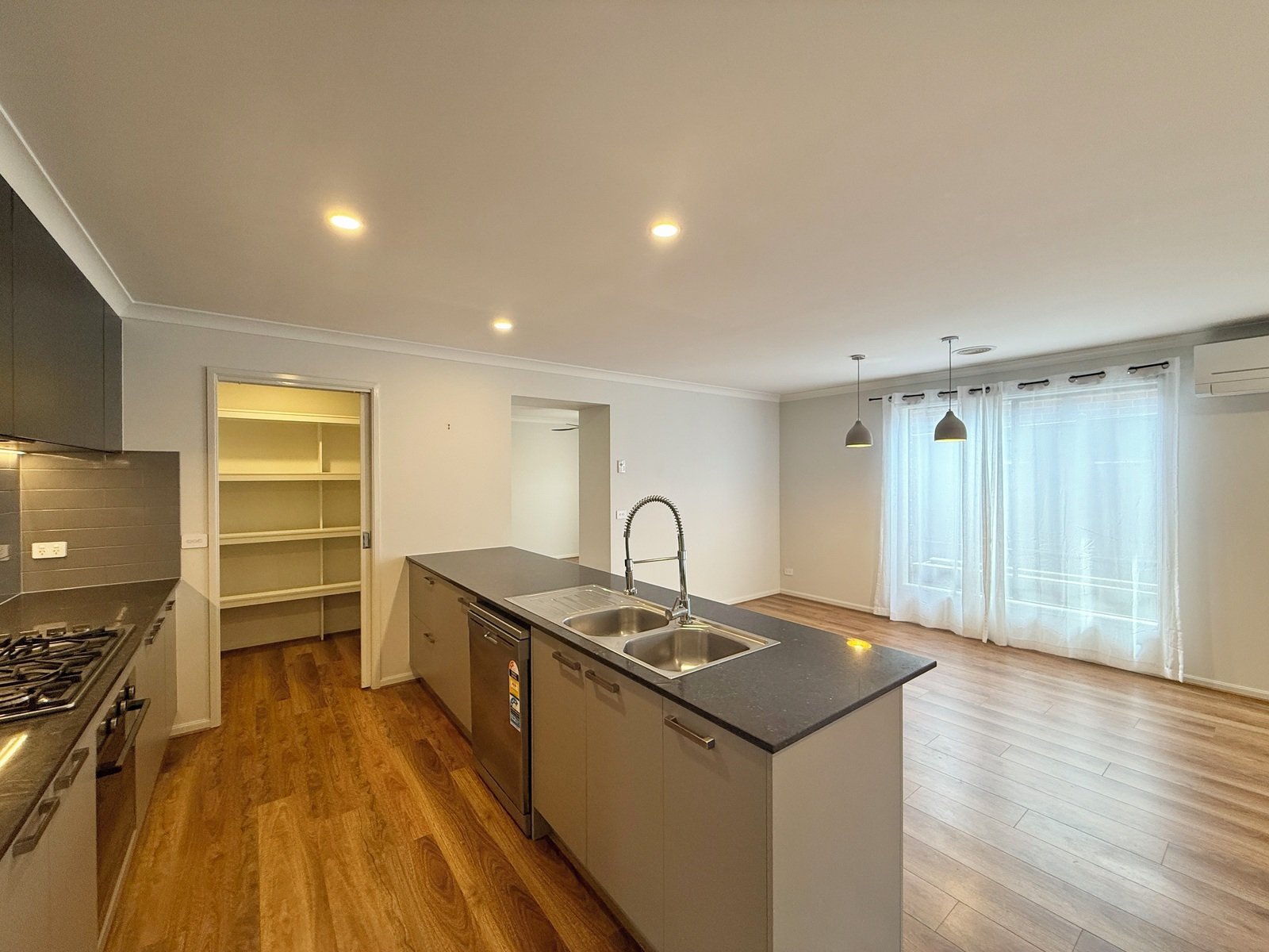 Gallery: 26 Meereen Street