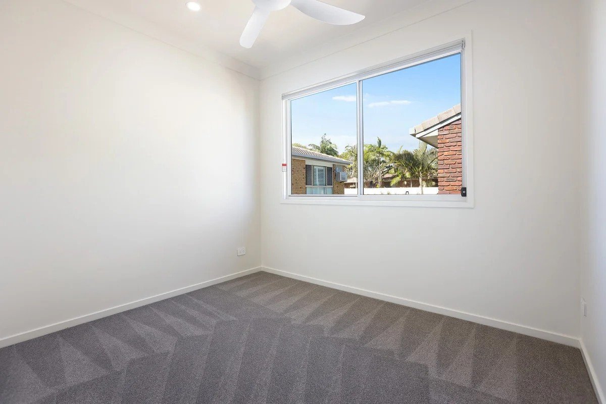 2/6 Messines Crescent Miami 1