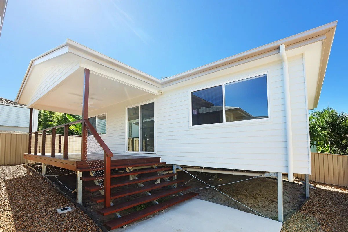 2/6 Messines Crescent Miami 1