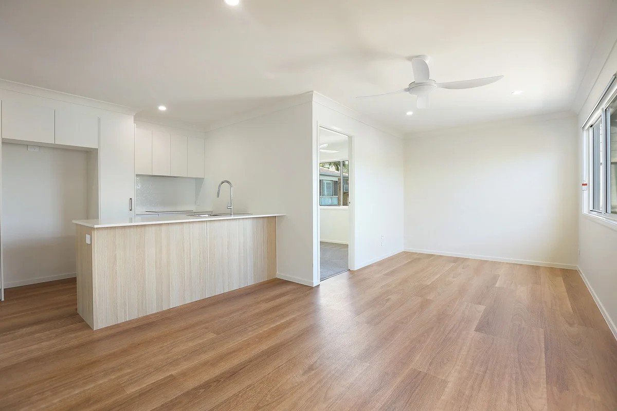 2/6 Messines Crescent Miami 2