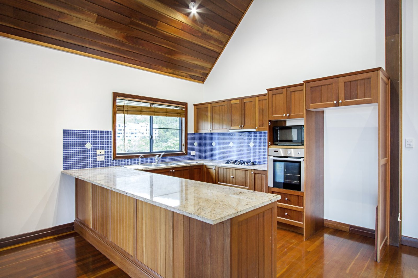 26 Nara Ave  AIRLIE BEACH 7