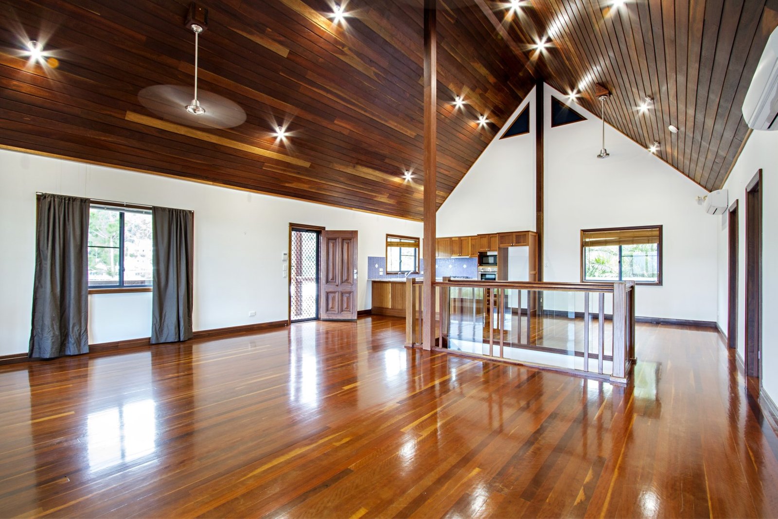 26 Nara Ave  AIRLIE BEACH 8