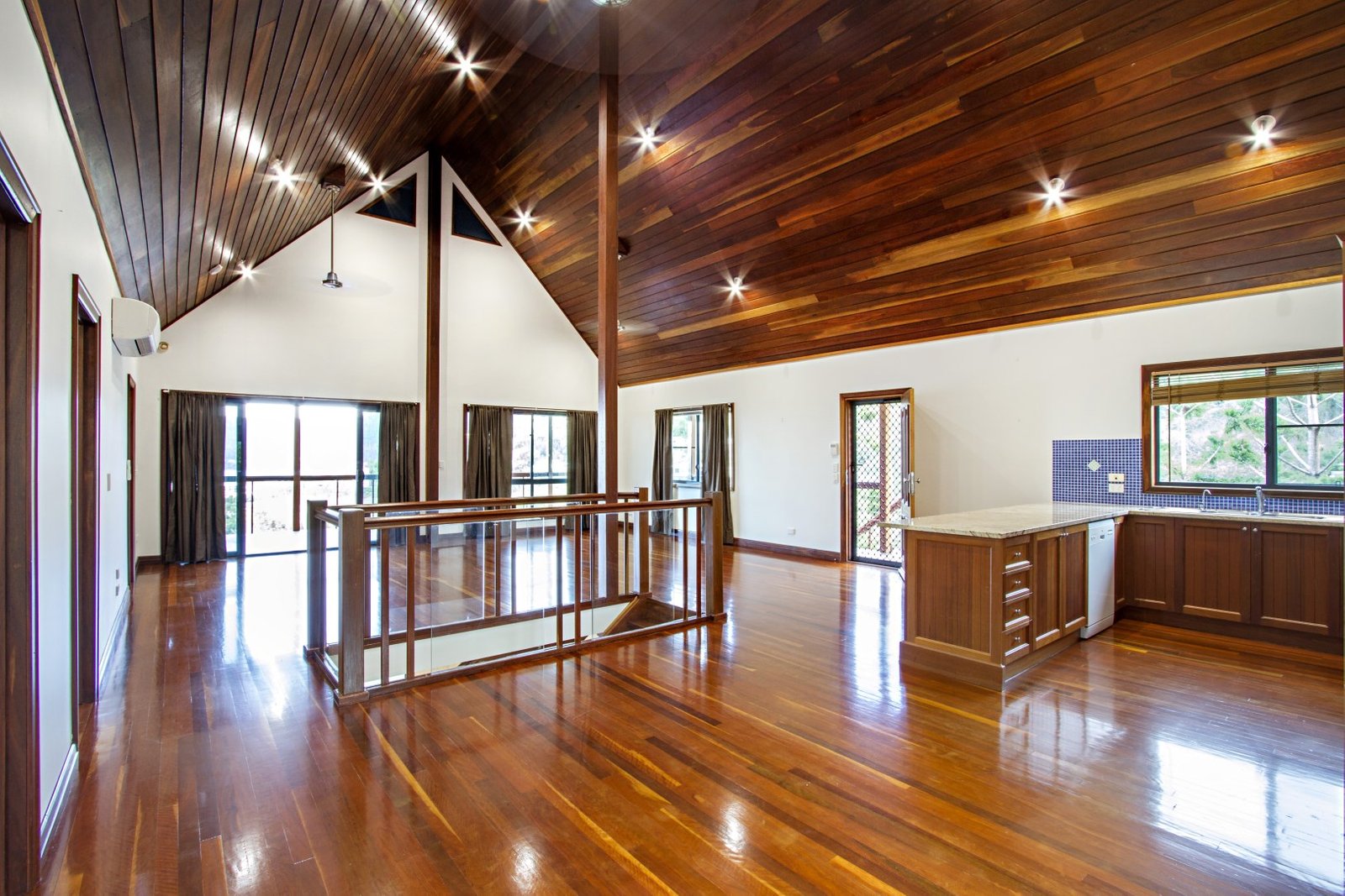 26 Nara Ave  AIRLIE BEACH 14