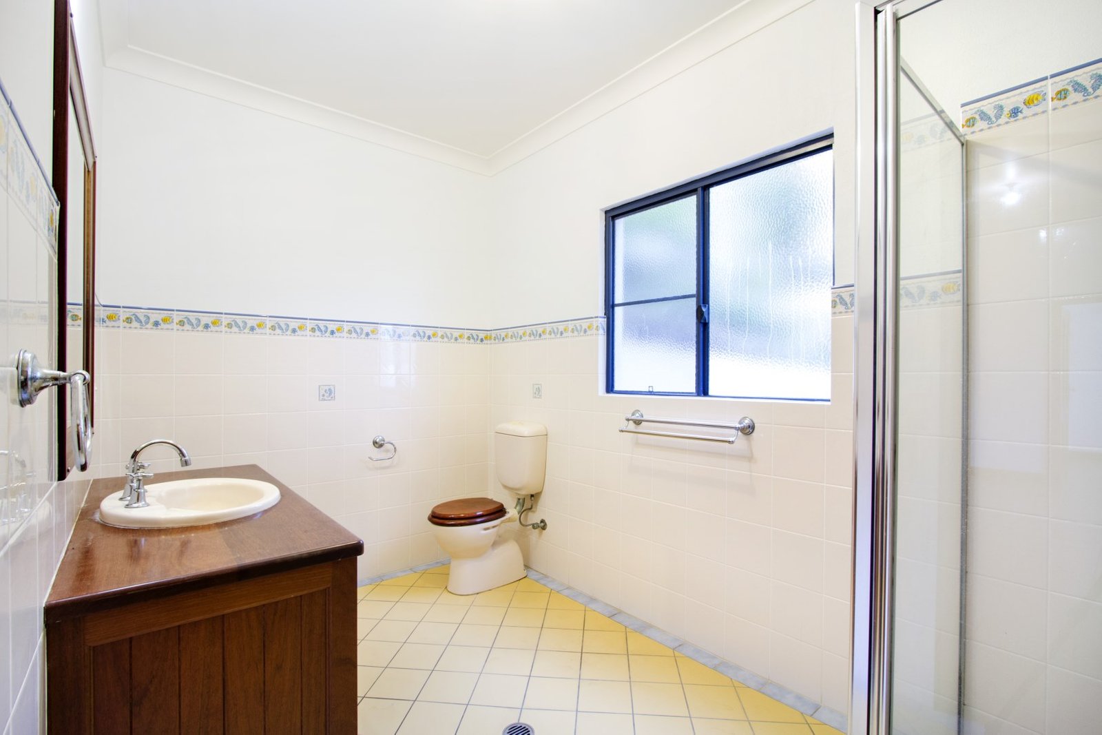 26 Nara Ave  AIRLIE BEACH 21