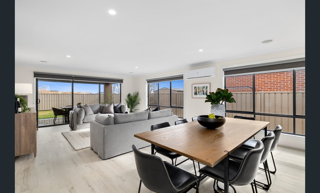 Gallery: 26 Neway Avenue