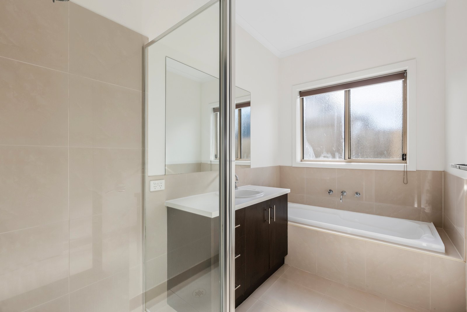 Real Estate and Property in 2/6 Newbank Court, Leopold, VIC