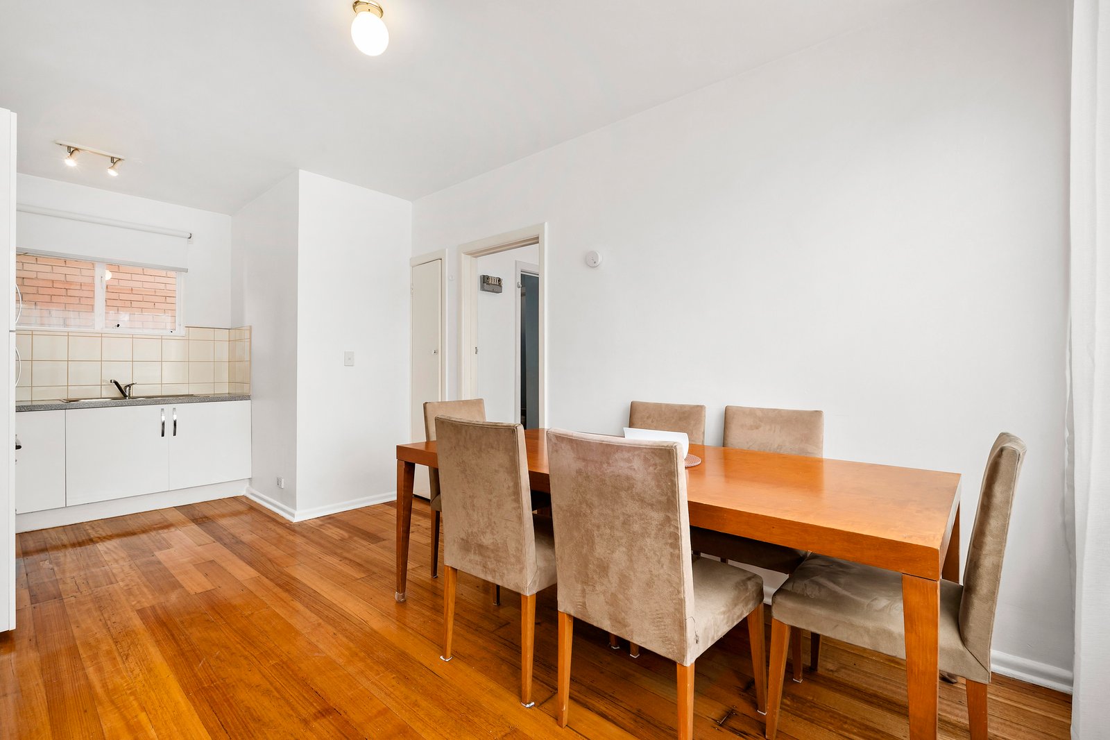 Gallery: 2/6 Newman Avenue