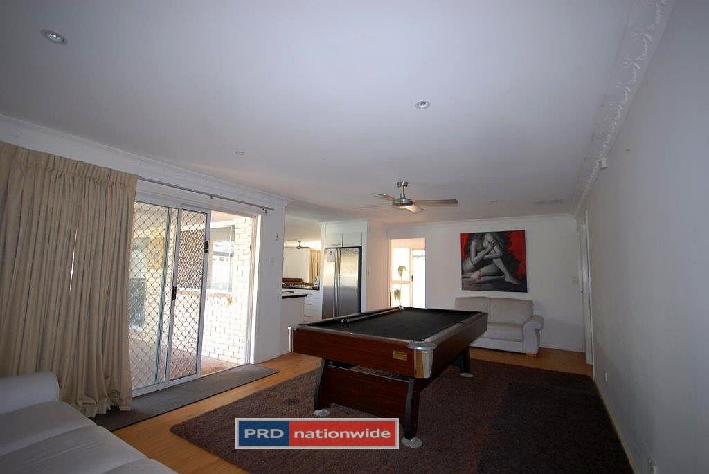 26 Newport Drive ROBINA 8