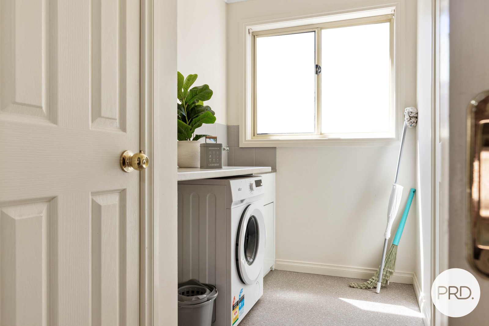 26 Norfolk Avenue LAKE GARDENS 12