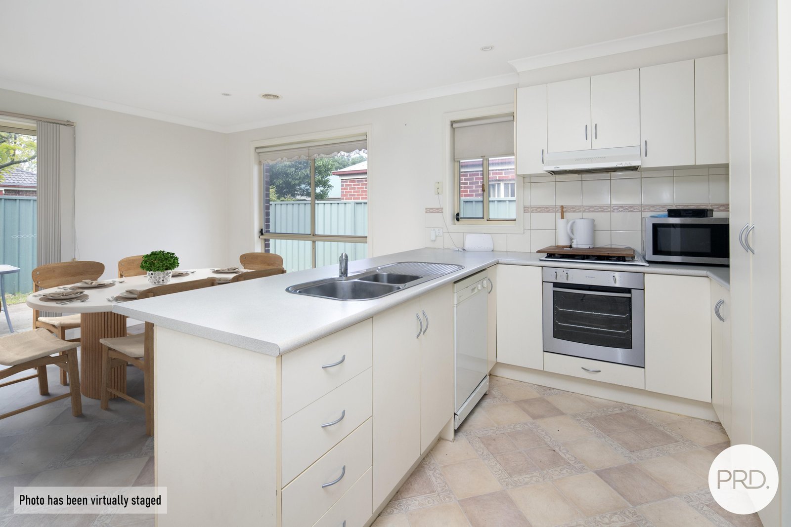 26 Norfolk Avenue LAKE GARDENS 3