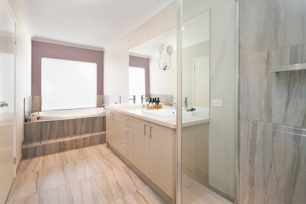 26 Oakbank Drive MOUNT HELEN 5