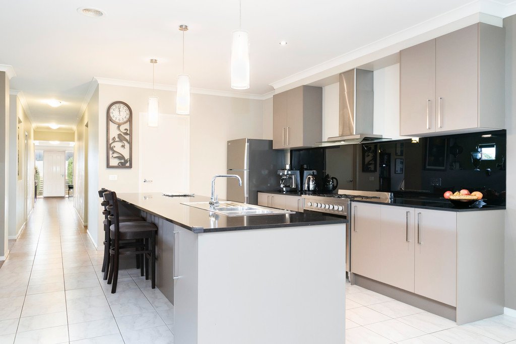 26 Oakbank Drive MOUNT HELEN 7