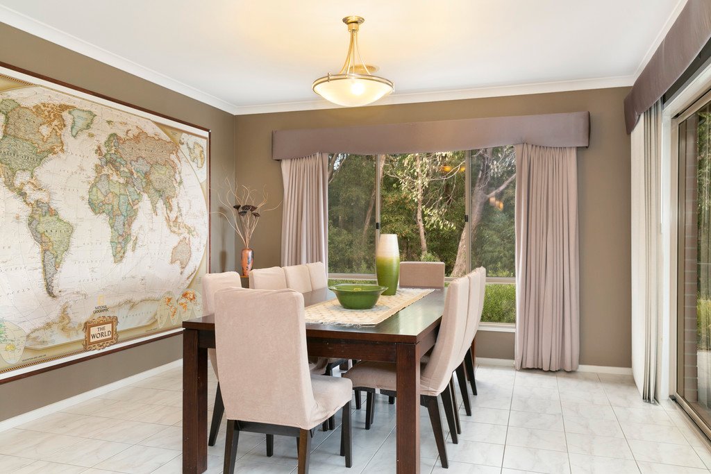26 Oakbank Drive MOUNT HELEN 9