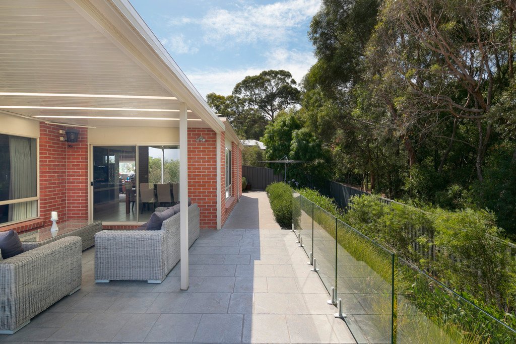26 Oakbank Drive MOUNT HELEN 13