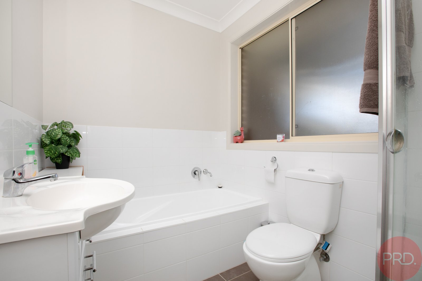 2/6 Ogilvie Street BERESFIELD 8