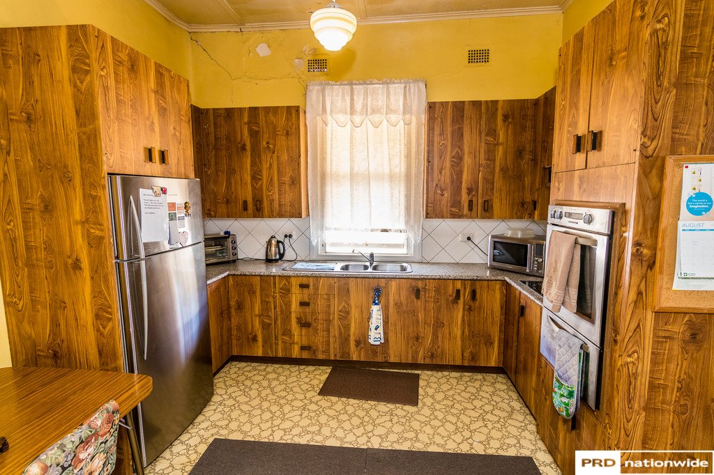 26 Phillip Street TAMWORTH 9