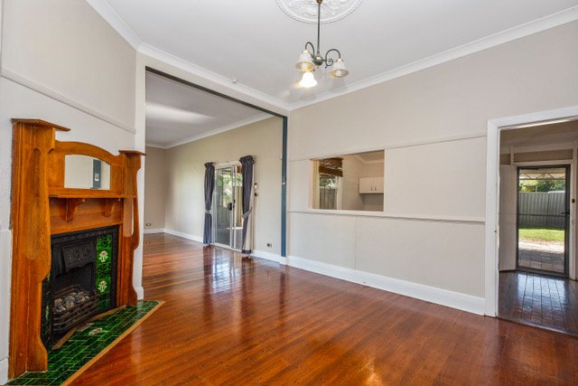 26 Raymond Terrace Road EAST MAITLAND 5