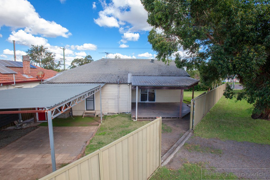 26 Raymond Terrace Road EAST MAITLAND 14