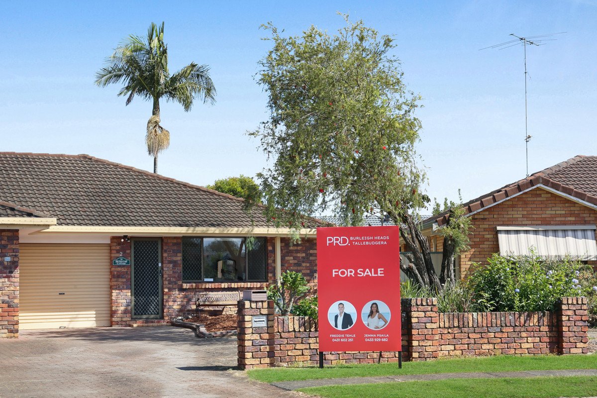 2/6 Redleaf Court Burleigh Waters 1